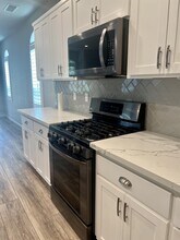 233 Karen Ave in Clovis, CA - Building Photo - Building Photo