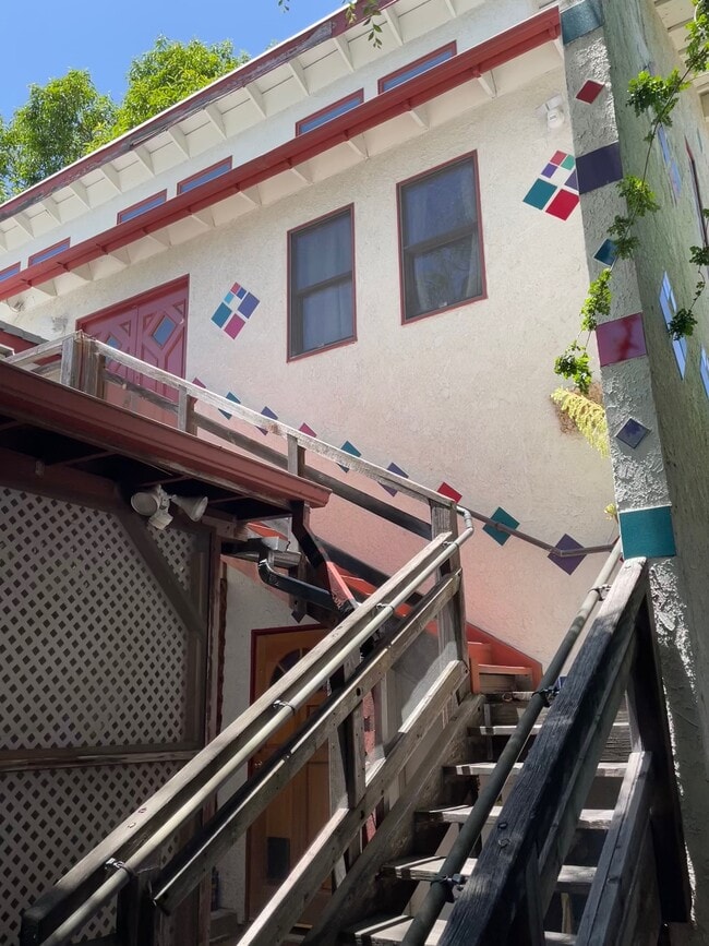 5257 Sylmar Ave in Sherman Oaks, CA - Building Photo - Building Photo