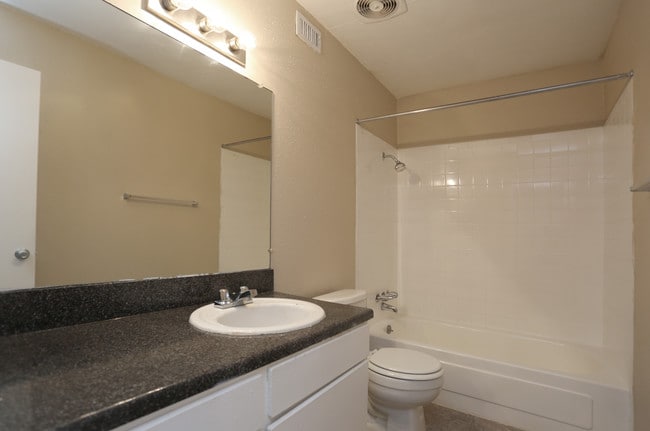 RIVERBEND in Arlington, TX - Building Photo - Interior Photo