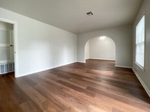 2208 N 41st St in Waco, TX - Foto de edificio - Building Photo