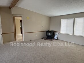 434 Gypsum Ln in Spring Creek, NV - Building Photo - Building Photo