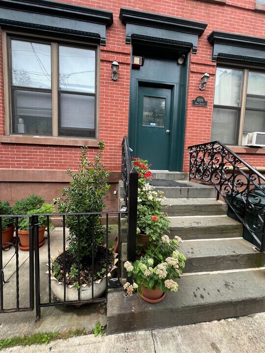 809 Park Ave in Hoboken, NJ - Building Photo