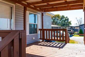 120A Parker Dr in Sanger, TX - Building Photo - Building Photo