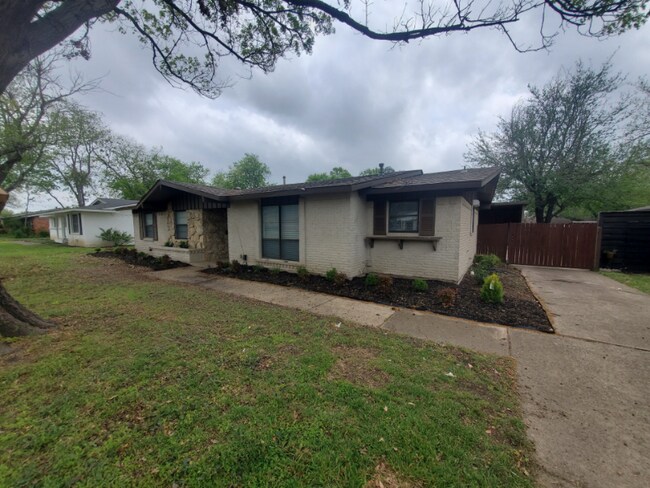 713 Silverstone Dr in Richardson, TX - Building Photo - Building Photo