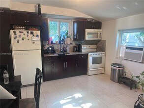 2125 Bay Dr in Miami Beach, FL - Building Photo - Building Photo