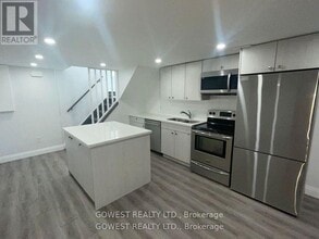 135 W 27th St in Hamilton, ON - Building Photo - Building Photo