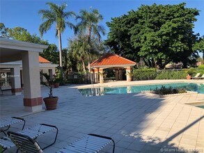 3340 Pinewalk Dr N-Unit -1512 in Margate, FL - Building Photo - Building Photo