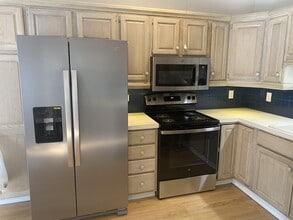 343 S Cherry St in Kernersville, NC - Building Photo - Building Photo