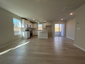 832 Powder Br Dr in Reidville, SC - Building Photo - Building Photo