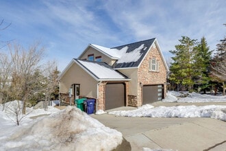 10098 Wasatch Blvd in Sandy, UT - Building Photo - Building Photo
