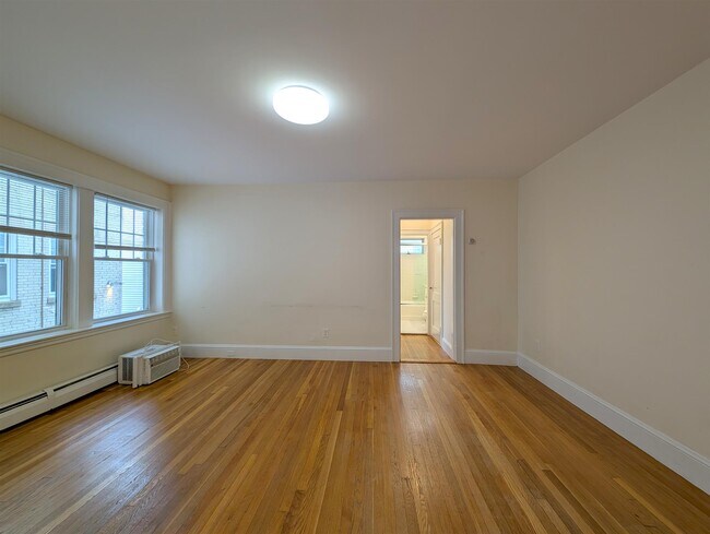 32 College Ave, Unit 4 in Somerville, MA - Foto de edificio - Building Photo