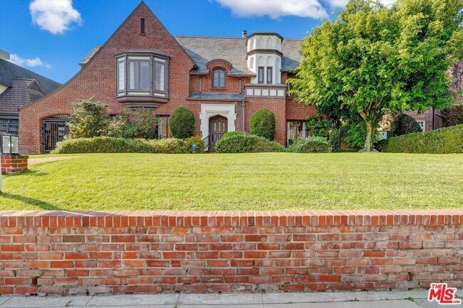 property at 165 N Las Palmas Ave