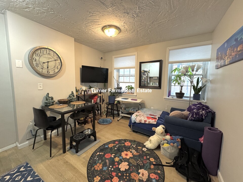 89A Hudson St, Unit 2 in Boston, MA - Building Photo
