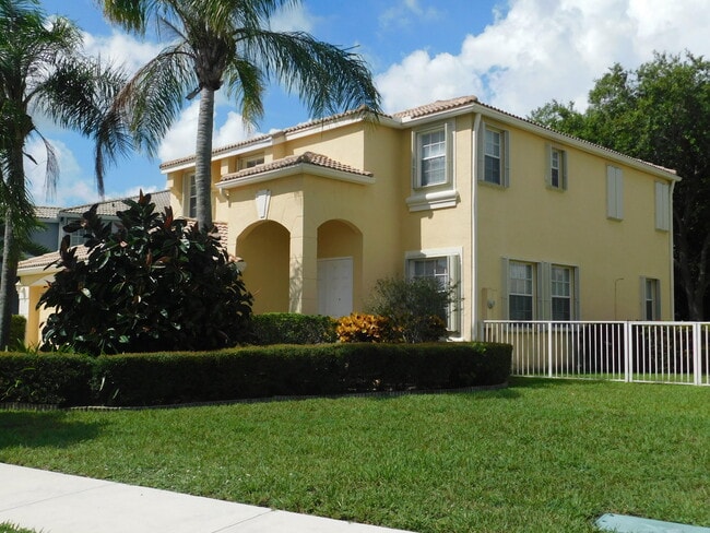 property at 255 Saratoga Blvd E