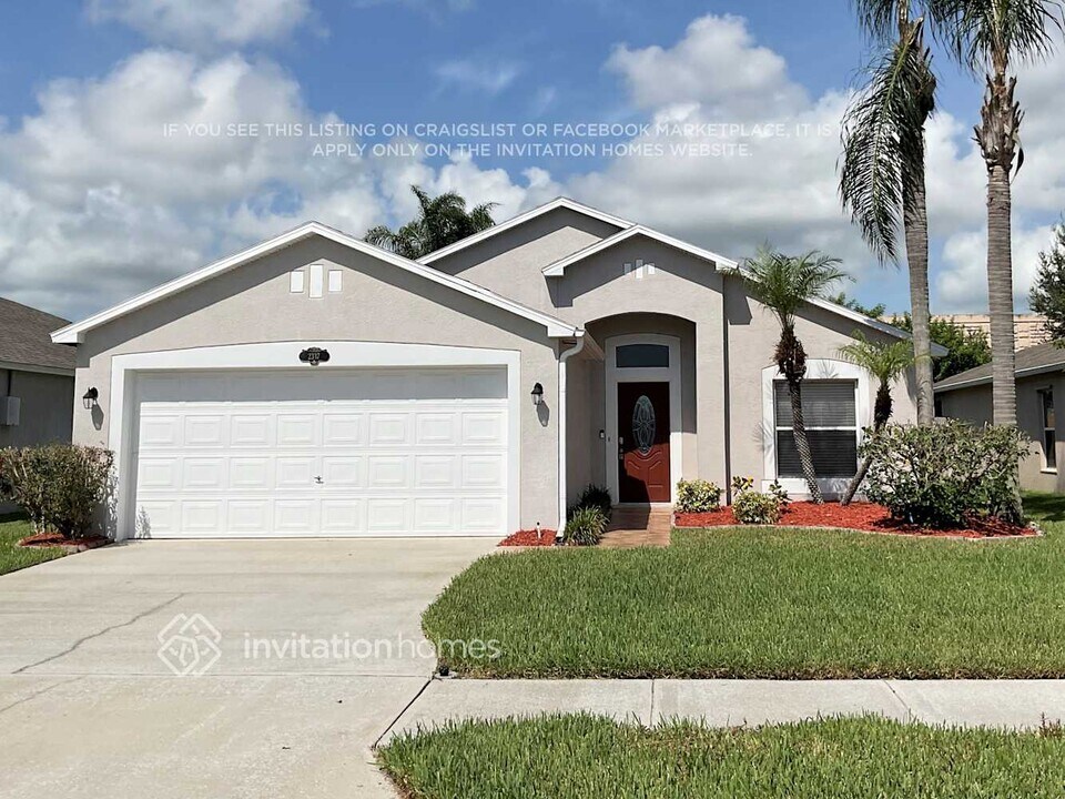 2337 Deercroft Dr in Melbourne, FL - Building Photo