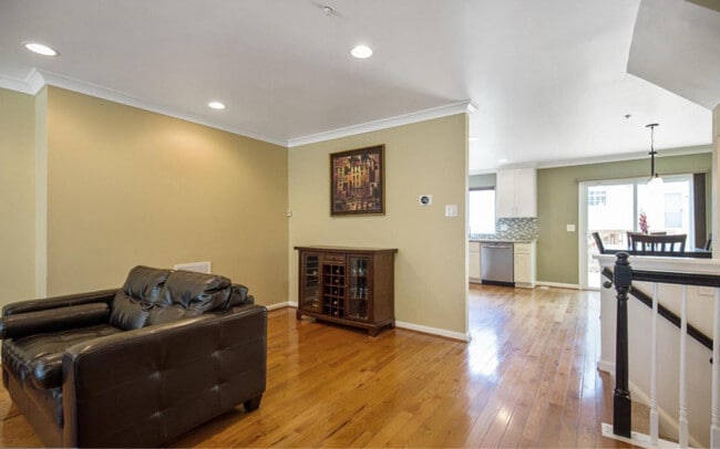 2333 Massanutten Dr in Silver Spring, MD - Building Photo - Building Photo