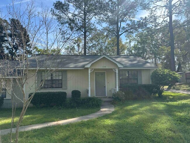 property at 1571 Coombs Dr