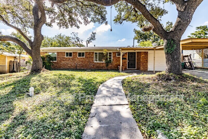 206 Williamsburg Pl in San Antonio, TX - Building Photo