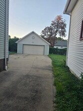 12602 Bennington Ave in Cleveland, OH - Foto de edificio - Building Photo