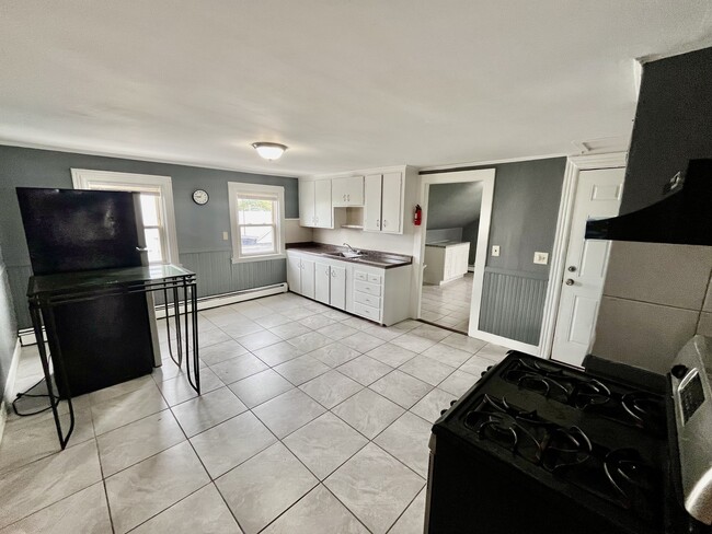 163 Cottage St, Unit 3