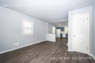 7939 Robinson St in Overland Park, KS - Building Photo - Building Photo