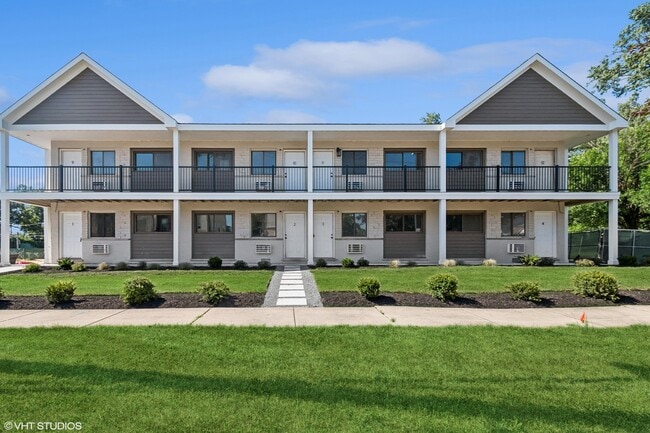 property at 15701 Lamon Ave