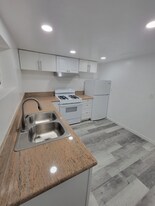 571 Tilling Way, Unit 1 in El Cajon, CA - Building Photo