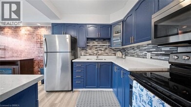 640 GREY St in Brantford, ON - Building Photo - Building Photo