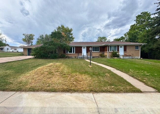 415-417 S Owens St in Lakewood, CO - Building Photo - Building Photo