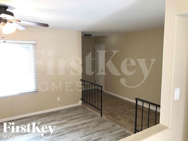 4149 W Shangri La Rd in Phoenix, AZ - Foto de edificio - Building Photo