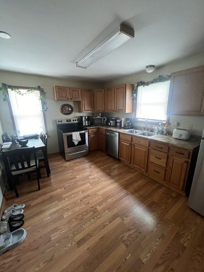 property at 1615 Poplar St