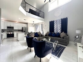 421 Cabello Dr in Davenport, FL - Building Photo