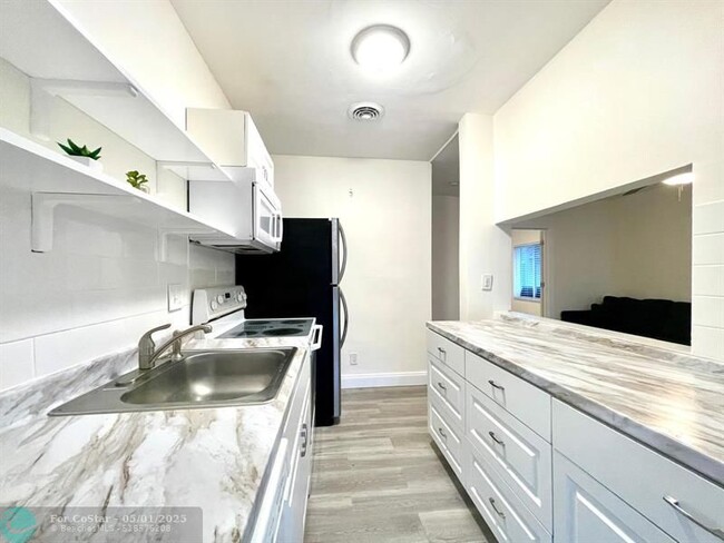 828 NE 17th Ave