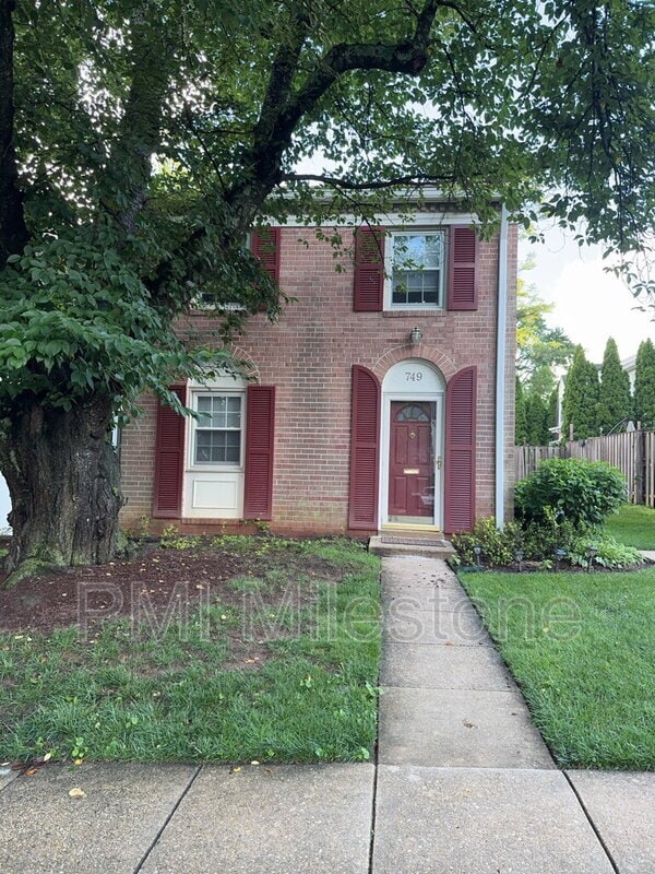 property at 749 Azalea Dr