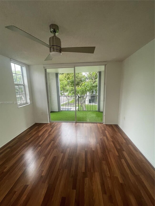 4420 NW 107th Ave in Doral, FL - Building Photo - Building Photo