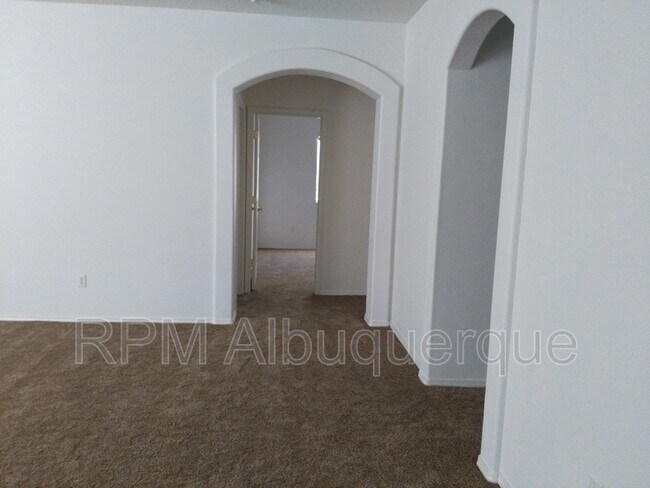 1015 Maroa St NW in Albuquerque, NM - Building Photo - Building Photo