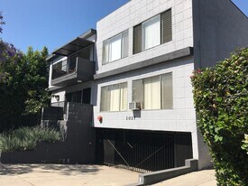 1017 N Spaulding Ave #8 in West Hollywood, CA - Building Photo