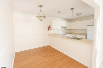 372 Heather Croft in Egg Harbor Township, NJ - Building Photo - Building Photo