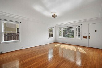 2132 Glencoe Ave in Los Angeles, CA - Building Photo - Building Photo