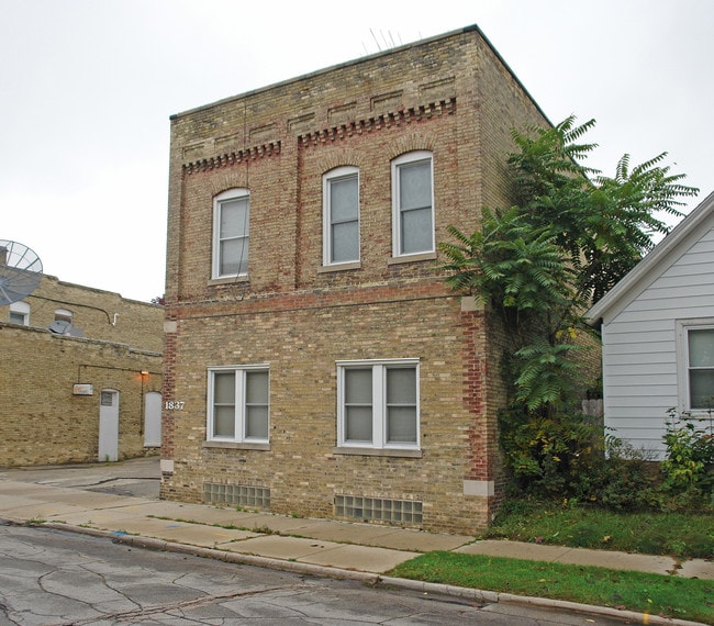 1837 N Wisconsin St in Racine, WI - Building Photo - Building Photo