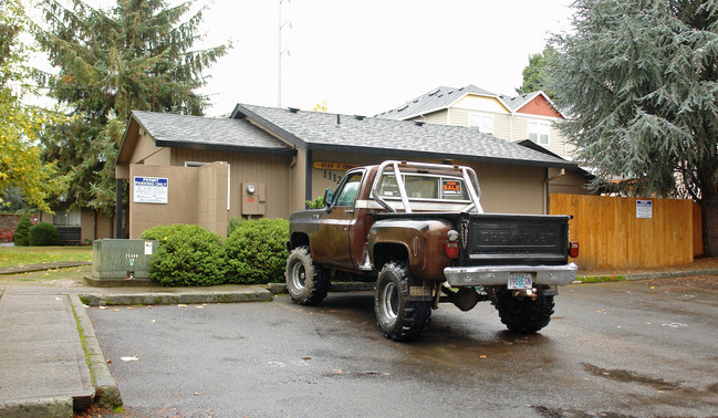 1112 E Main in Hillsboro, OR - Building Photo - Building Photo