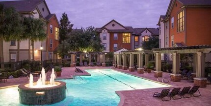 3030 Dunvale Rd in Houston, TX - Building Photo - Building Photo