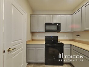 6410 S 72nd Ln in Phoenix, AZ - Building Photo - Building Photo