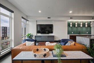 Tapestry in Seattle, WA - Foto de edificio - Building Photo