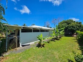 1717 Kaehulua Pl, Unit B in Kapaa, HI - Building Photo