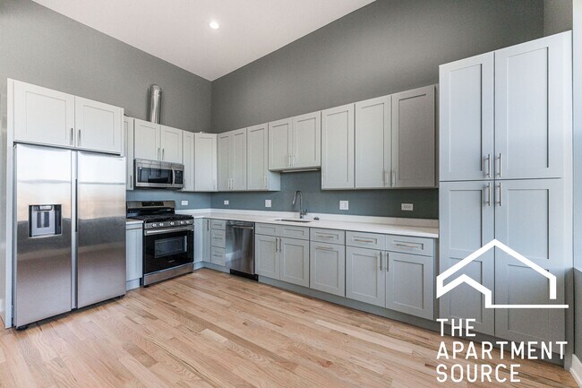 2620 N Milwaukee Ave in Chicago, IL - Building Photo - Building Photo