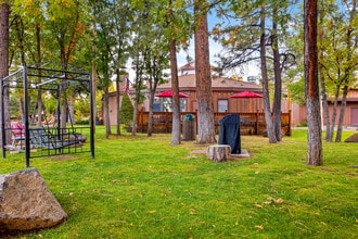 Roundhouse Resort in Pinetop, AZ - Foto de edificio - Building Photo