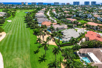 257 Royal Palm Way in Boca Raton, FL - Foto de edificio - Building Photo