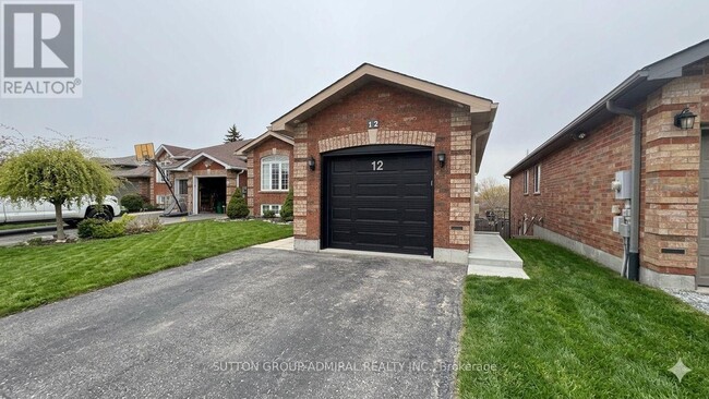 property at 12 Revelstoke Ct