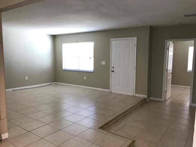 8313 Oleander Ln in Tampa, FL - Building Photo - Building Photo